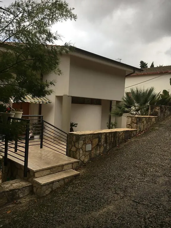 Villa Giulia Alcamo 0*,